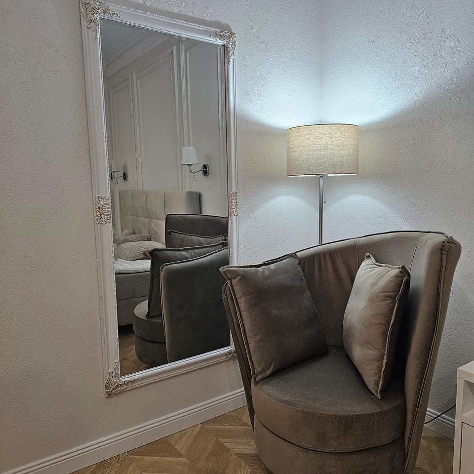 Seating area, Bedroom
