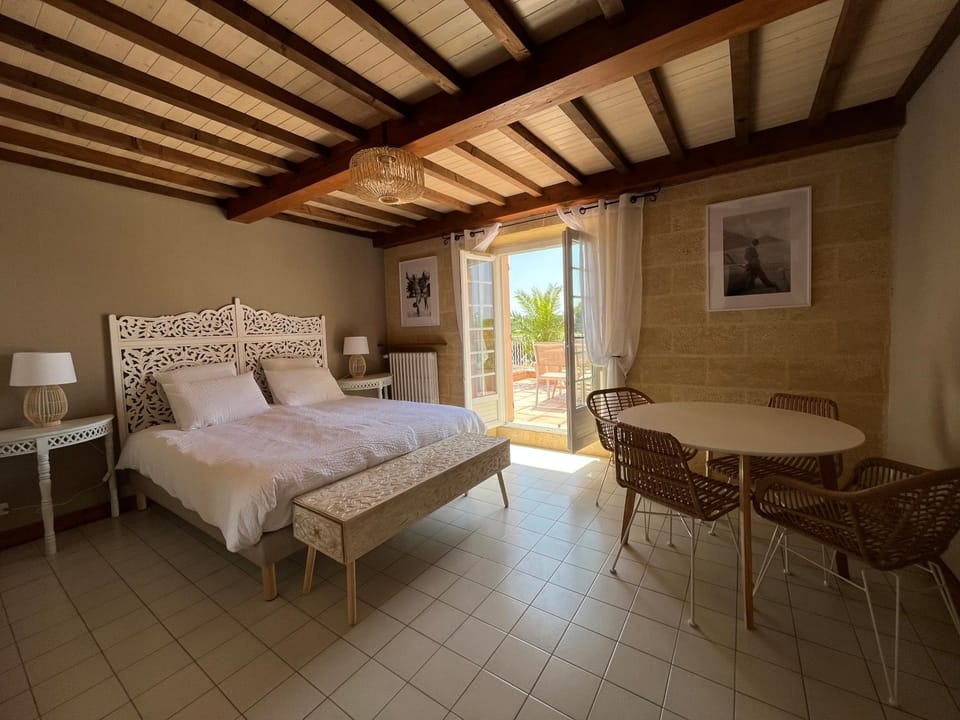 Bed, Coffee/tea facilities, Photo of the whole room, Bedroom, Garden view, air conditioner