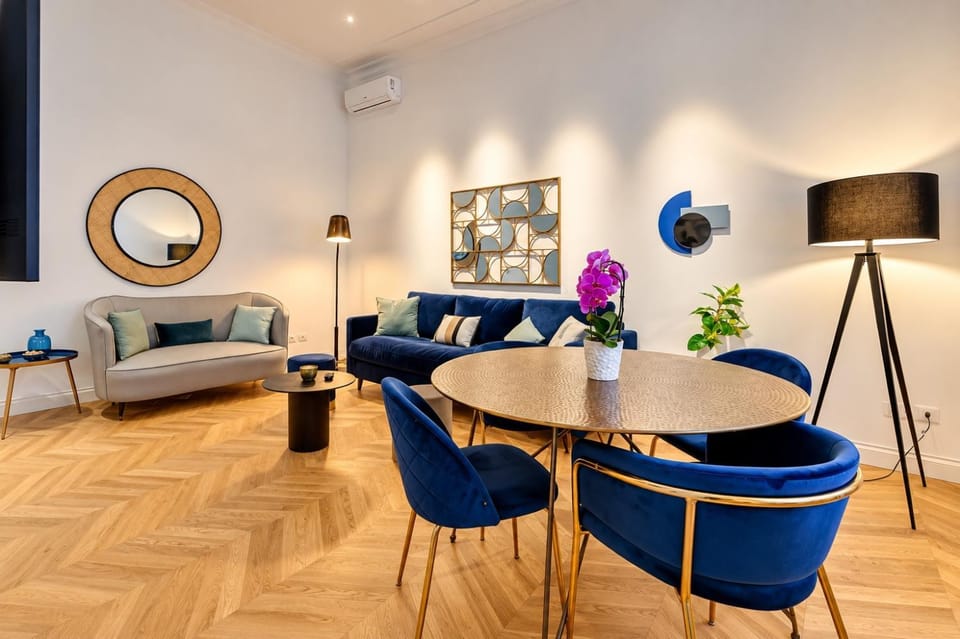 Living room, Seating area, Dining area