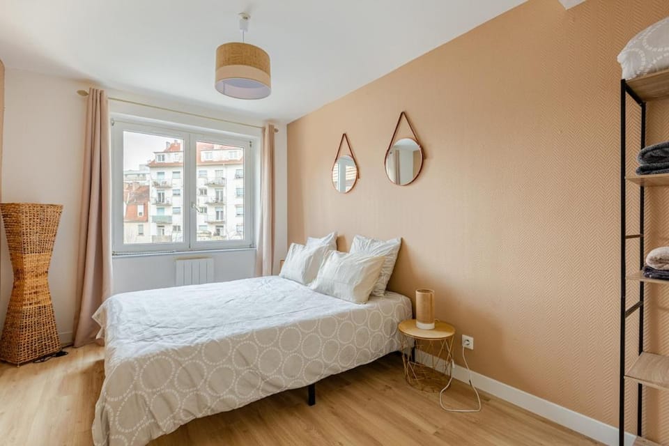 Bed, Photo of the whole room, Bedroom, wardrobe