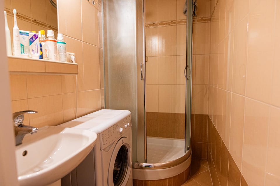 Shower, Bathroom, washing machine