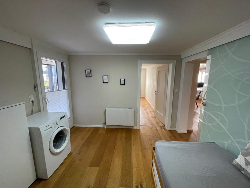 Bed, Bedroom, washing machine
