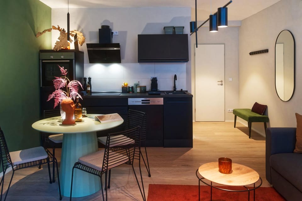 Kitchen or kitchenette, Seating area, Dining area, pet friendly, stove