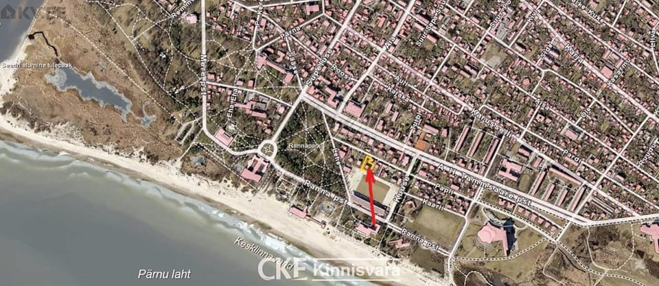 On site, Location