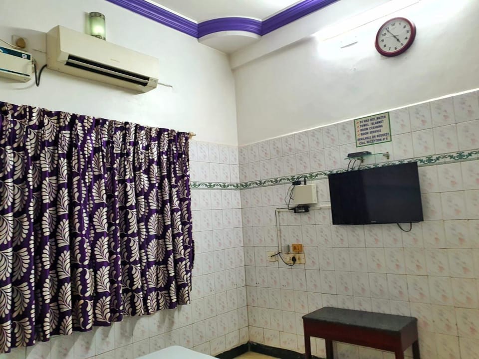 TV and multimedia, air conditioner