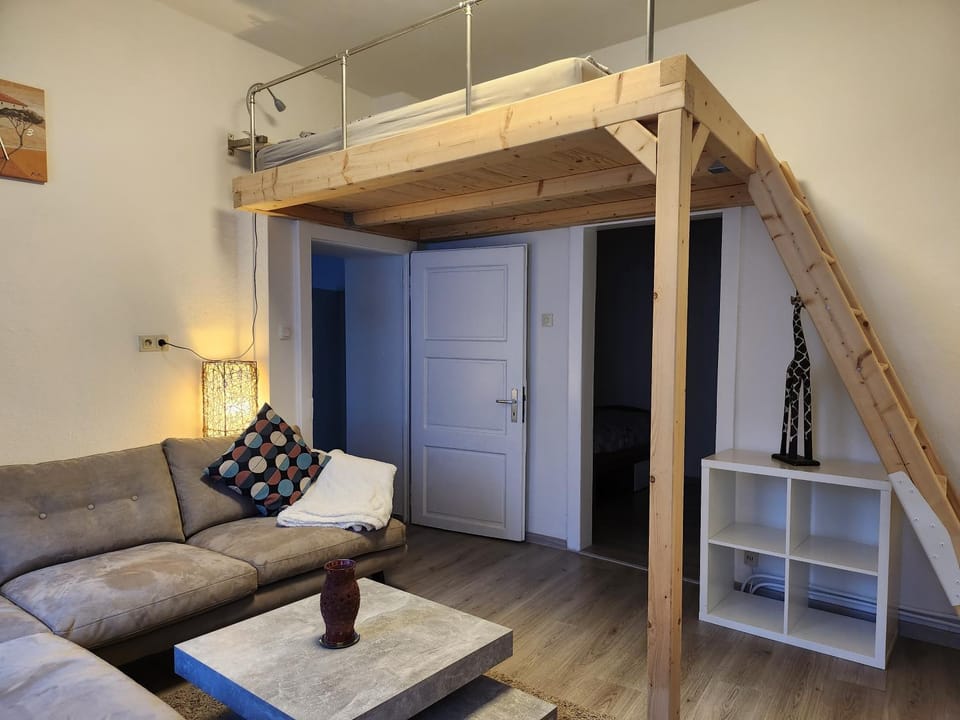 Bed, Living room