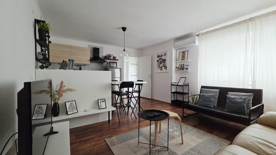 TV and multimedia, Living room, kitchen, air conditioner