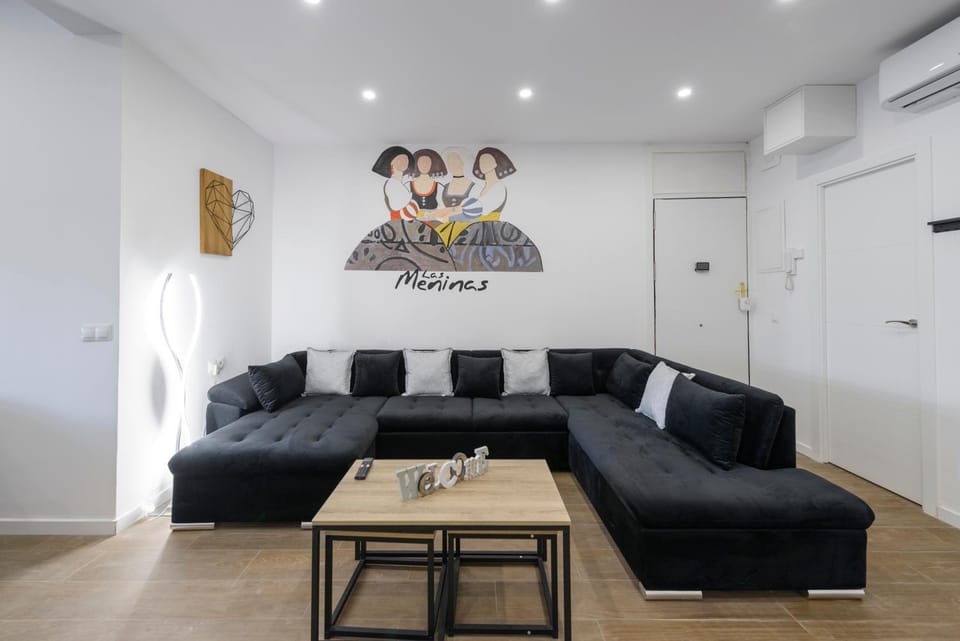 Living room, Seating area, air conditioner