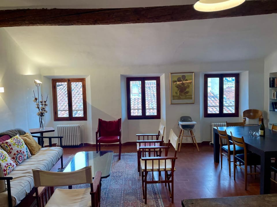 Living room, Seating area, Dining area