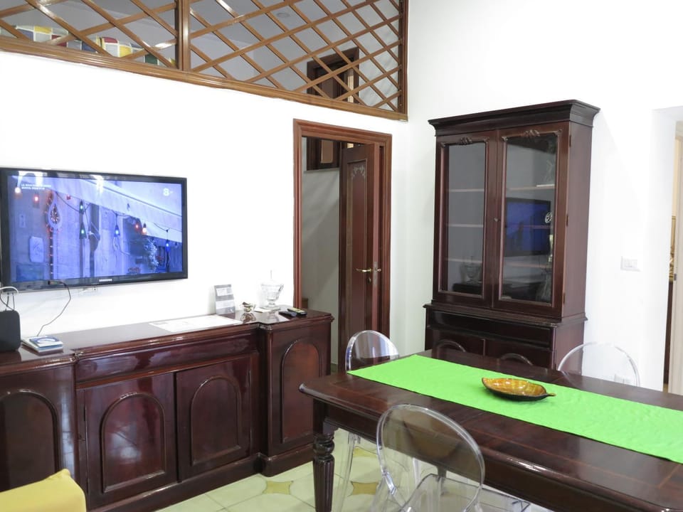 Living room, Bedroom, bunk bed