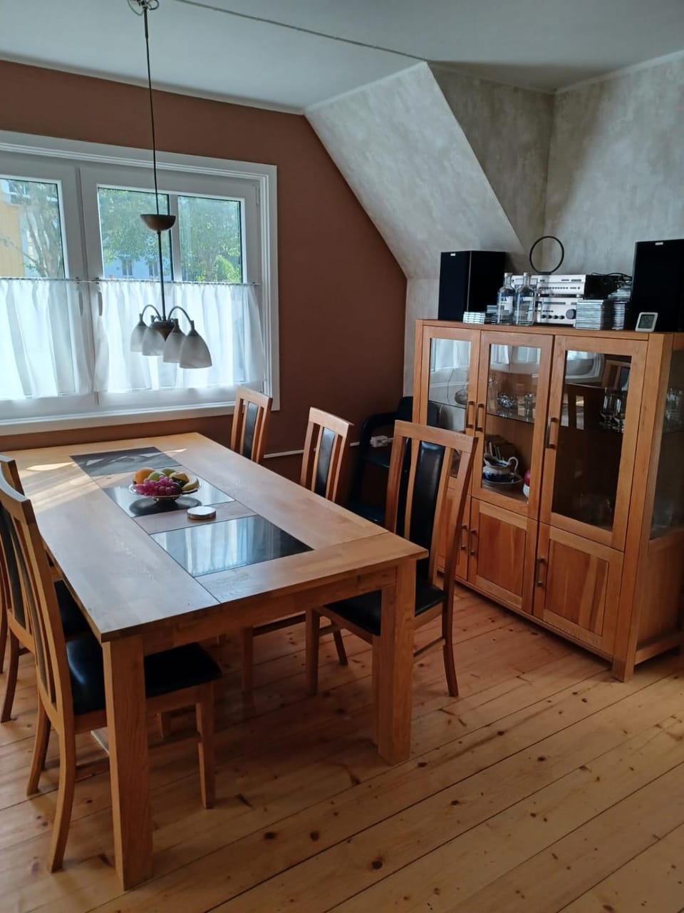 Seating area, Dining area