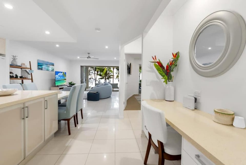 Azul at Island Views—Bask in Beachfront Living Apartment in Palm Cove