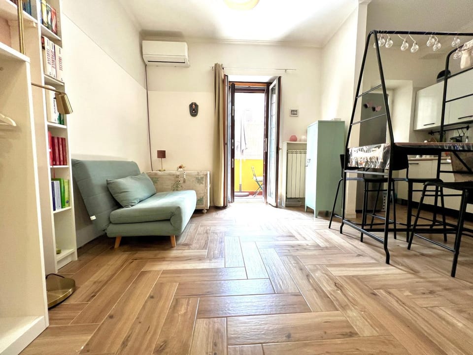 Monolocale minimal 5 minuti a piedi da METRO C Apartment in Rome