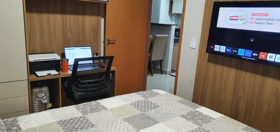 Bed, TV and multimedia, Photo of the whole room, Bedroom, wardrobe