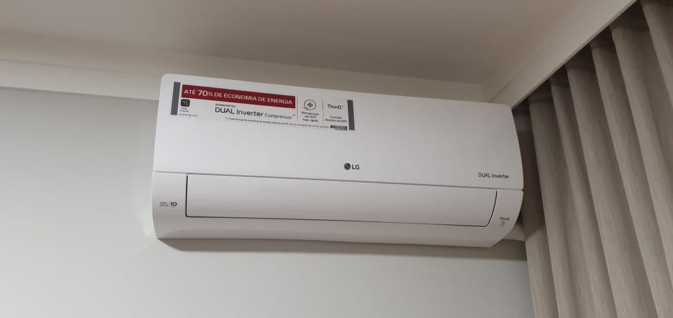 Bedroom, air conditioner