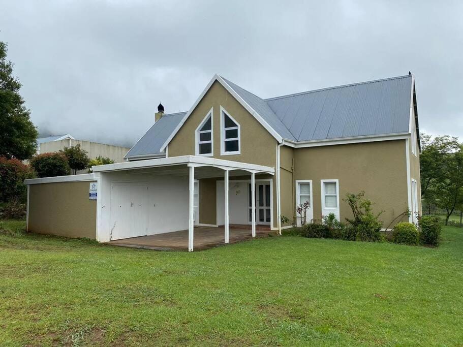 Precious, Peaceful 3bedroom, 6 sleeper family home! Apartment in Eastern Cape