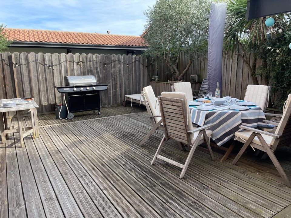 Patio, Day
