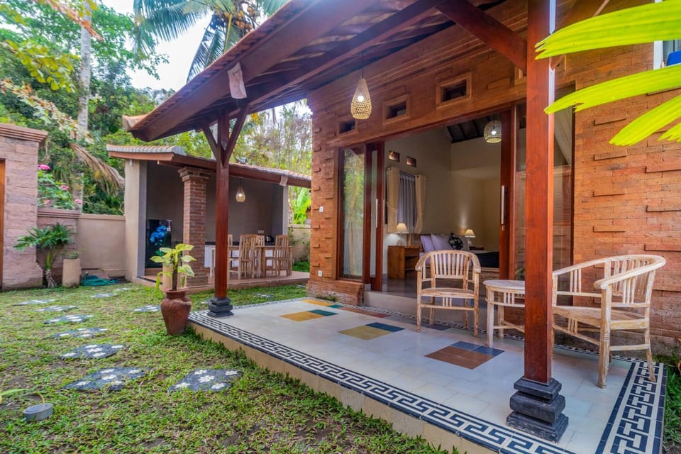 Property building, Patio, Day, Garden, Balcony/Terrace, Garden view, Internal: Not applicable to any particular room