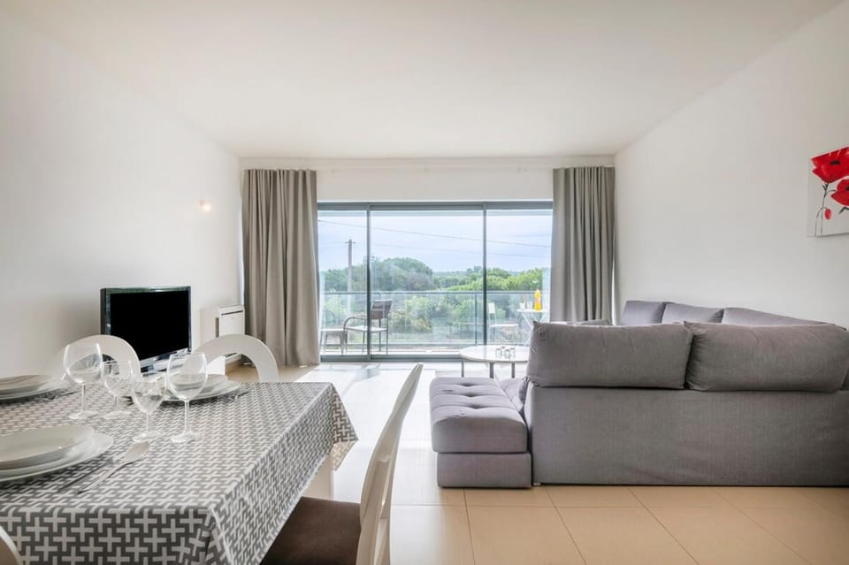 Quarteira Beach & Family Stay | Cavalo Preto Apartment in Quarteira