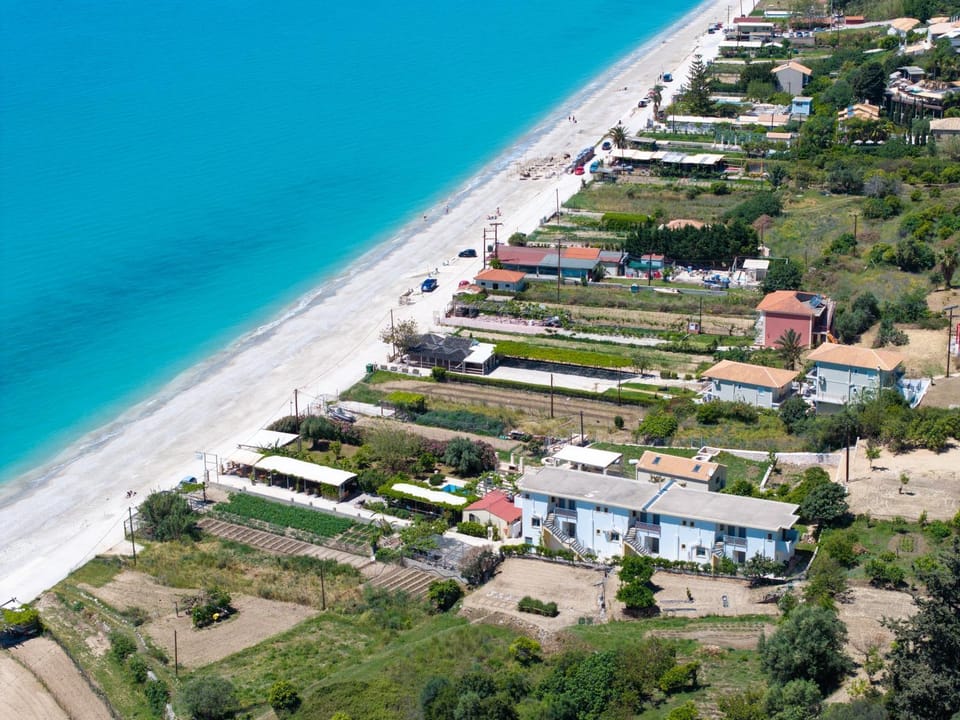 Property building, Bird's eye view, View (from property/room), Sea view, Location