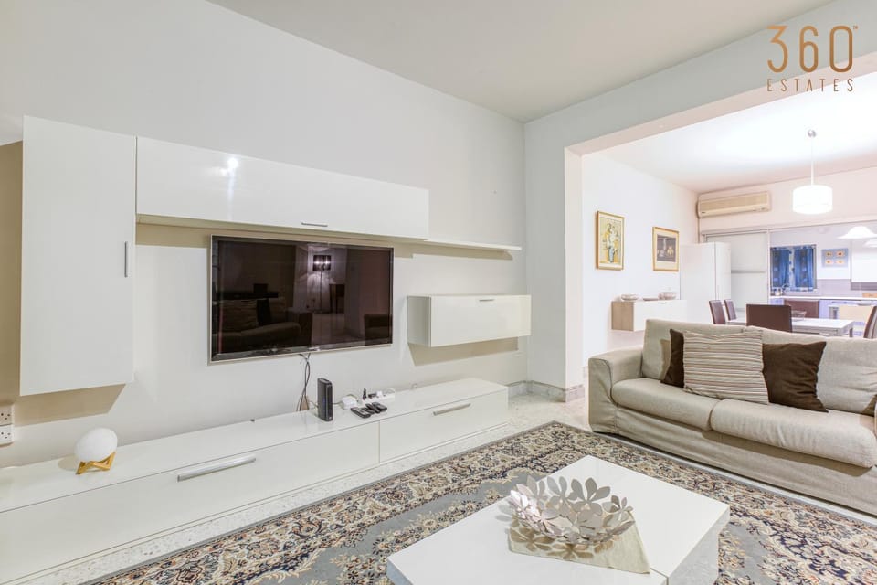 Communal lounge/ TV room, Bed, TV and multimedia, Kitchen or kitchenette, Living room, Photo of the whole room, Seating area, Bedroom, minibar