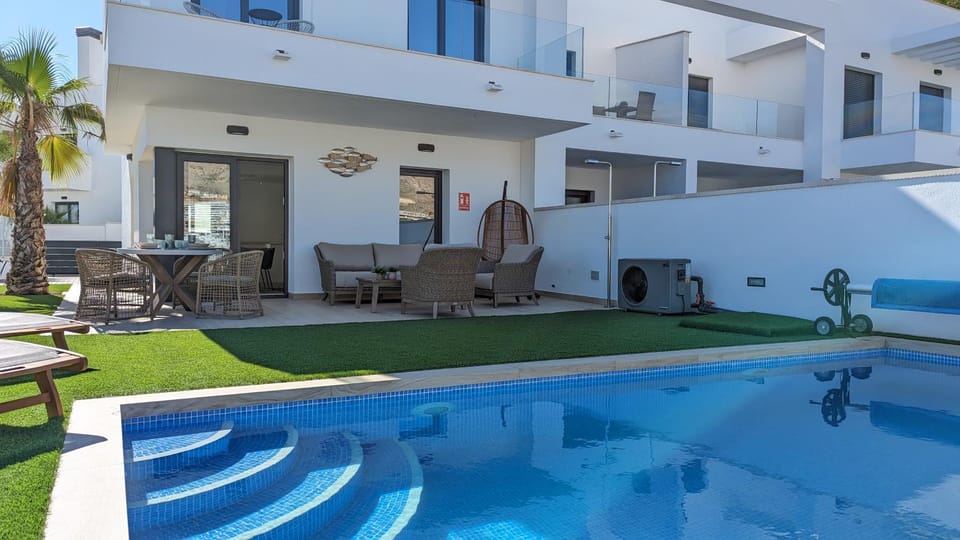 Day, Swimming pool, Swimming pool