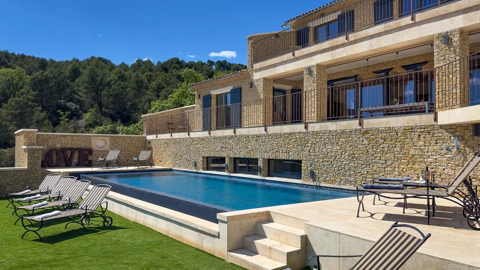 Property building, Swimming pool, sunbed