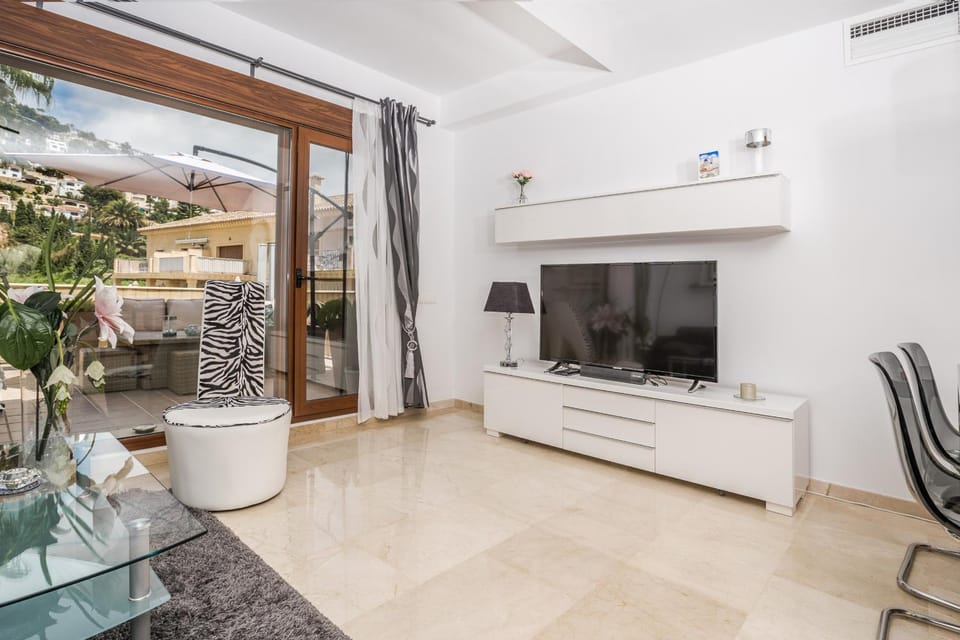 Communal lounge/ TV room, Living room