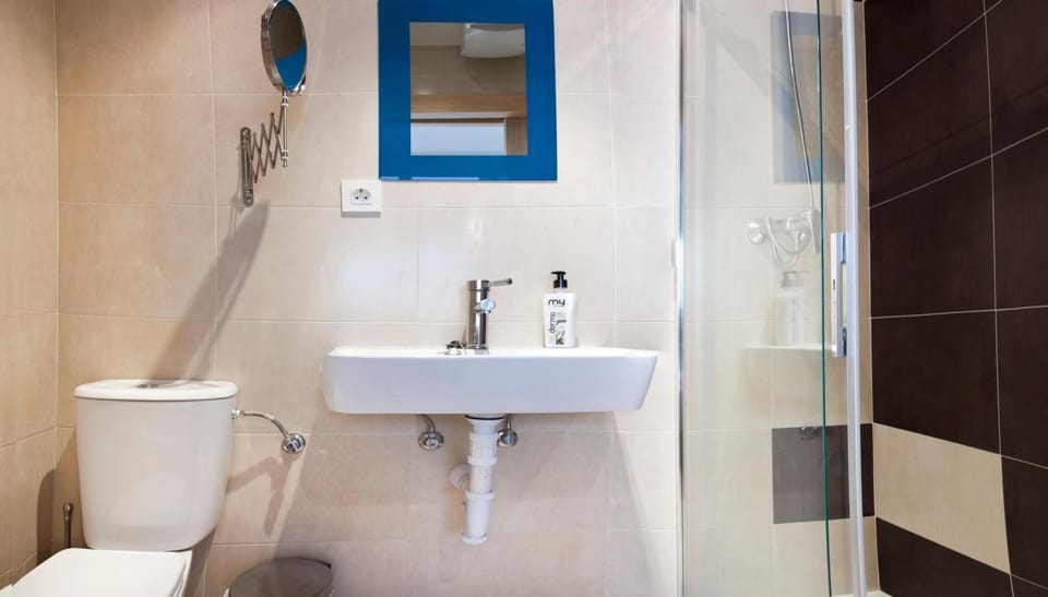Bathroom, Bathroom
