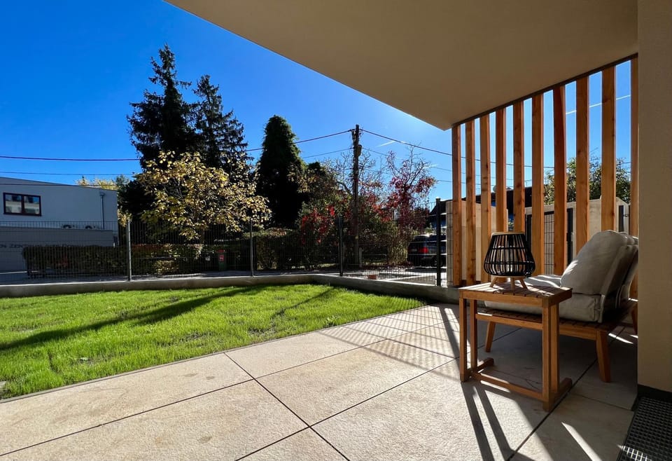 Balcony/Terrace, Garden view