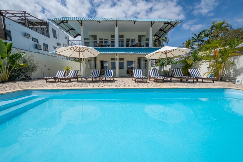 Beachfront Apartment - View to Die For Apartment in Pointe aux Biches