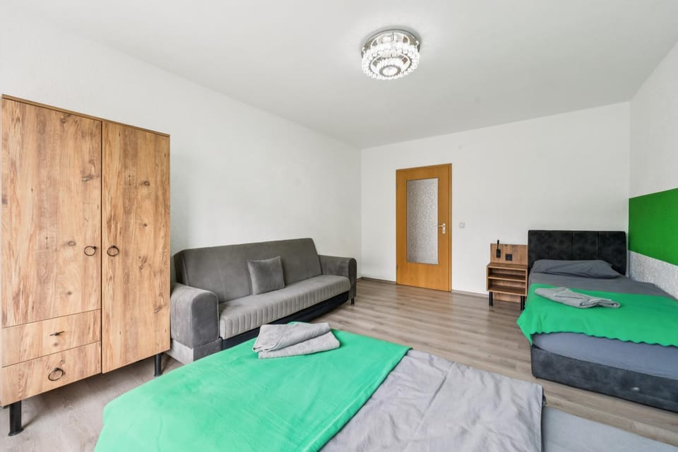 Bed, Living room, Photo of the whole room, Bedroom, towels