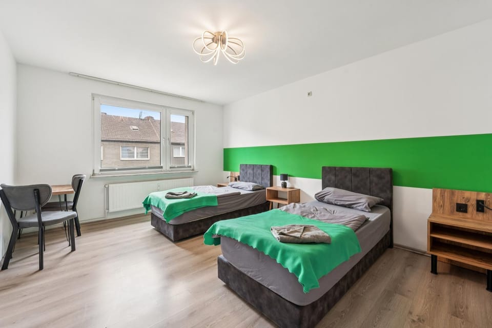 Bed, Photo of the whole room, Seating area, Bedroom, towels