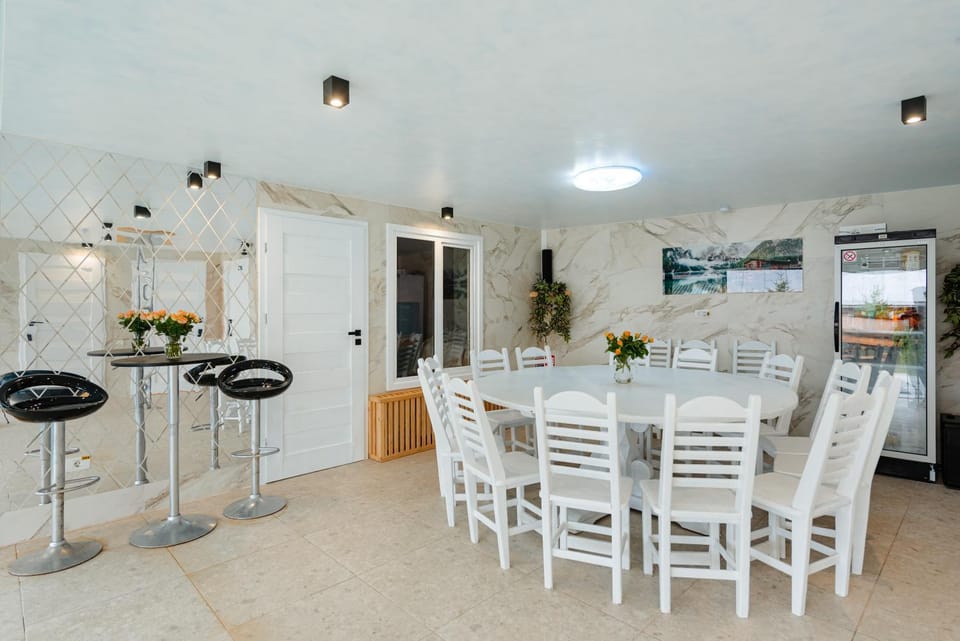 Lounge or bar