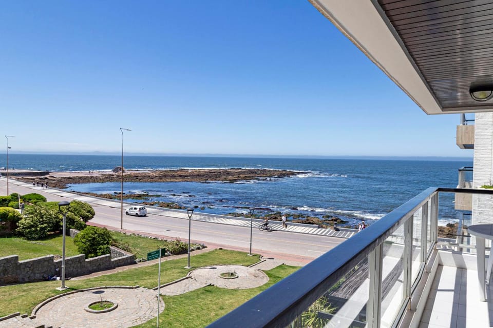 Nearby landmark, Day, Natural landscape, View (from property/room), Balcony/Terrace, Beach, Sea view