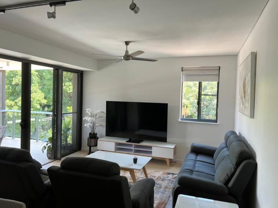 Luxury Waterfront Apartment (2 bedrooms) House in Darwin