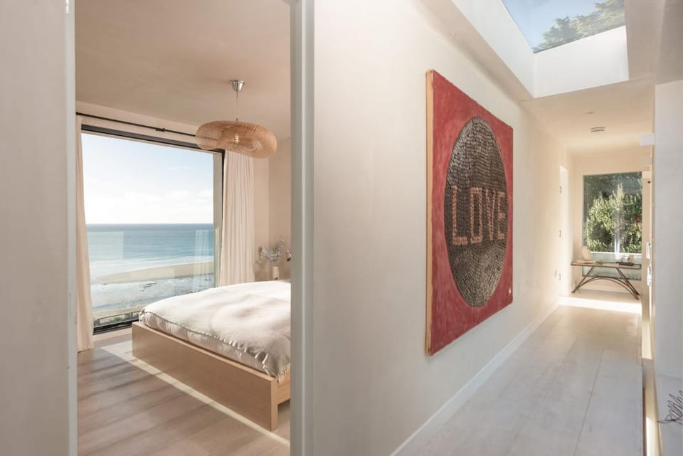 Property building, Bed, Photo of the whole room, Bedroom, Sea view