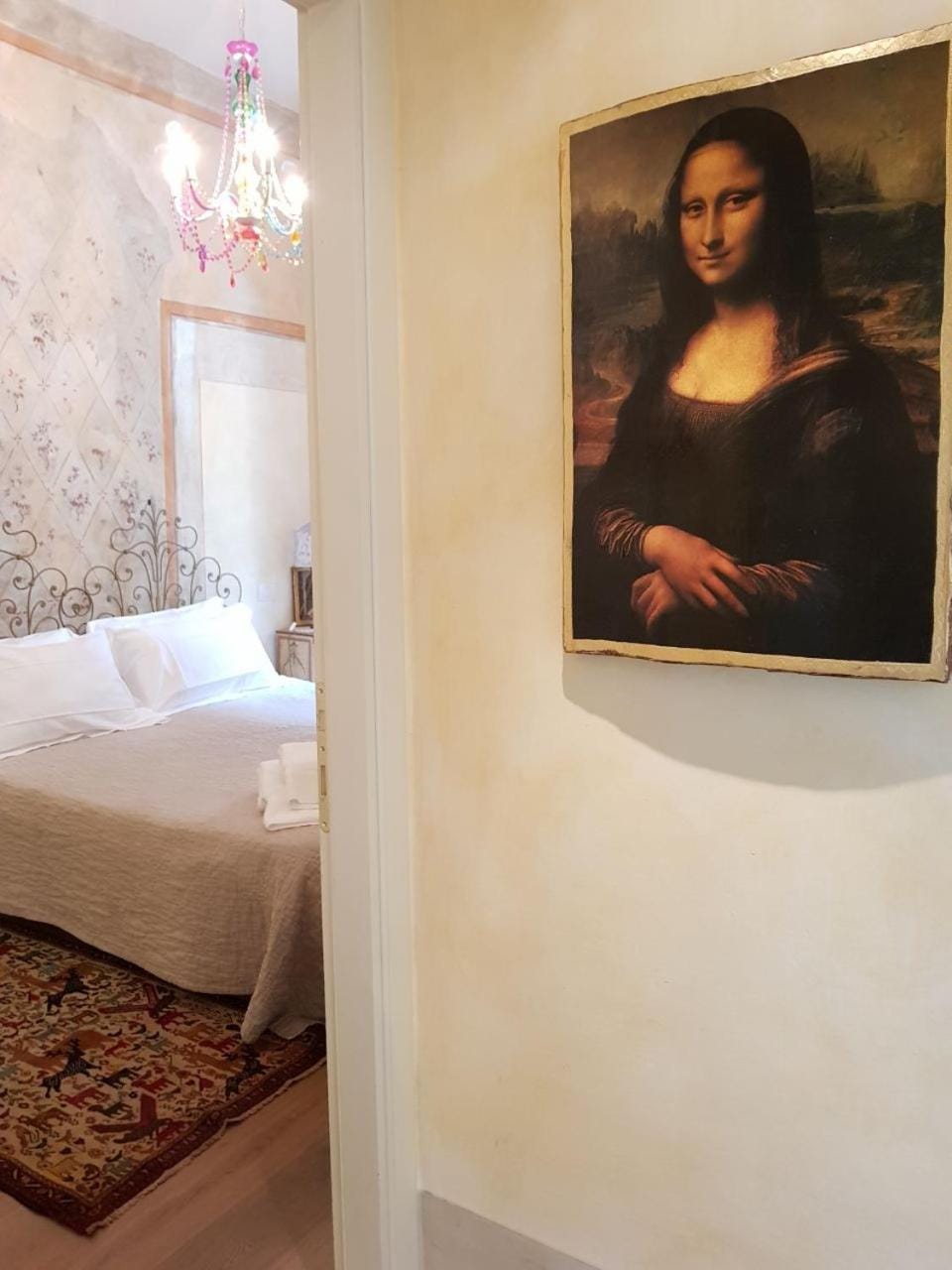 Bed, Photo of the whole room, Decorative detail, Bedroom