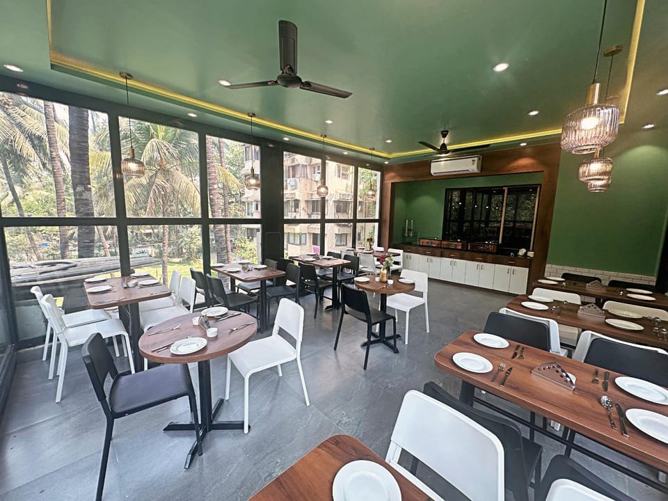 Restaurant/places to eat, Restaurant/places to eat