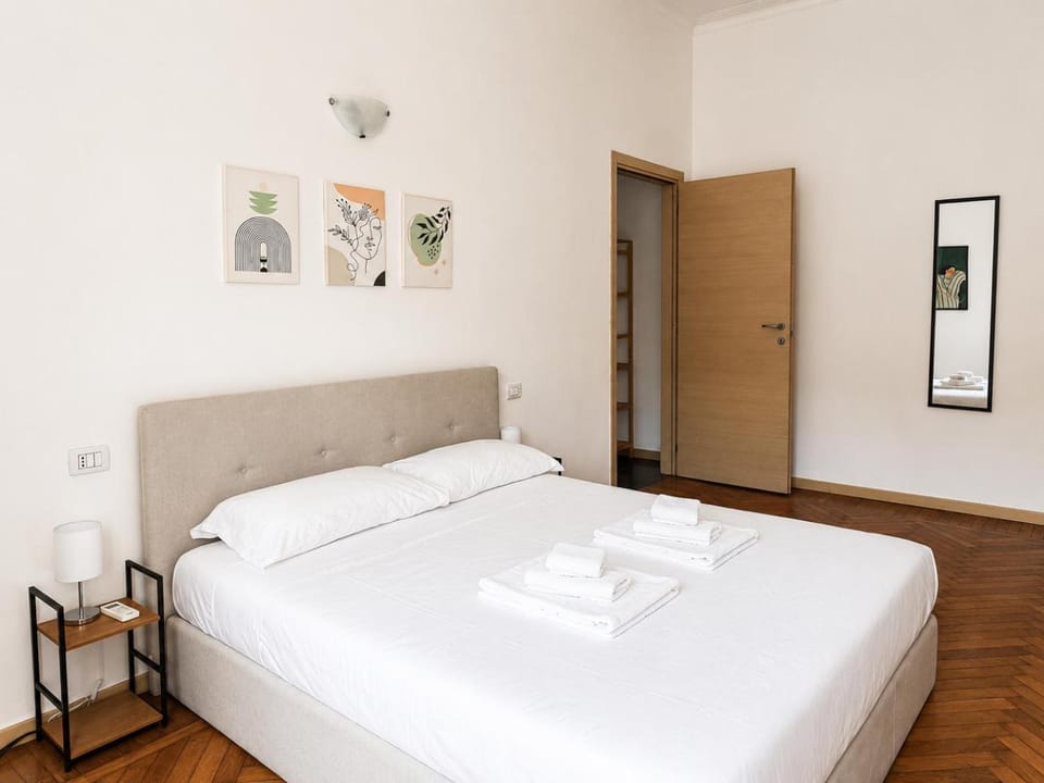 Bed, Photo of the whole room, Bedroom, towels, wardrobe