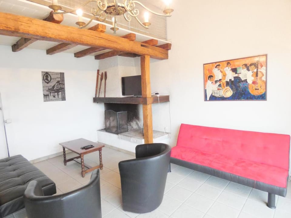 Les barthes House in Nouvelle-Aquitaine