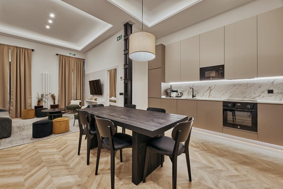 Malasaña VII calle San Mateo 3BR 3BH Apartment in Centro
