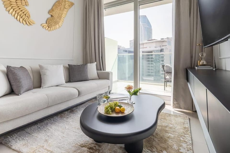 Frank Porter - Reva Residences Apartment in Dubai