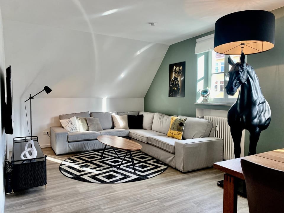Living room, Photo of the whole room