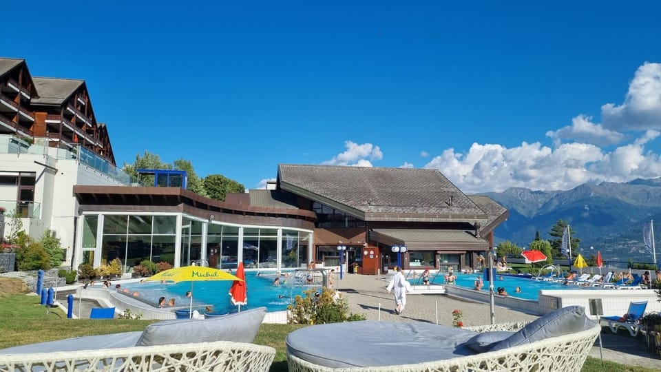 Mountain view, Swimming pool, Swimming pool