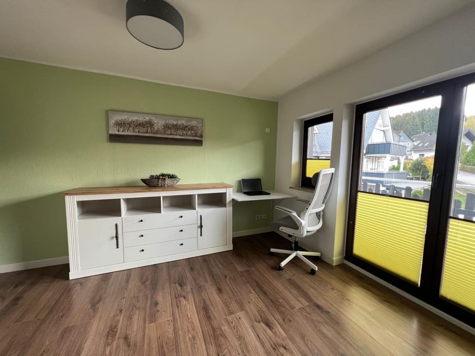 Living room, hair dresser