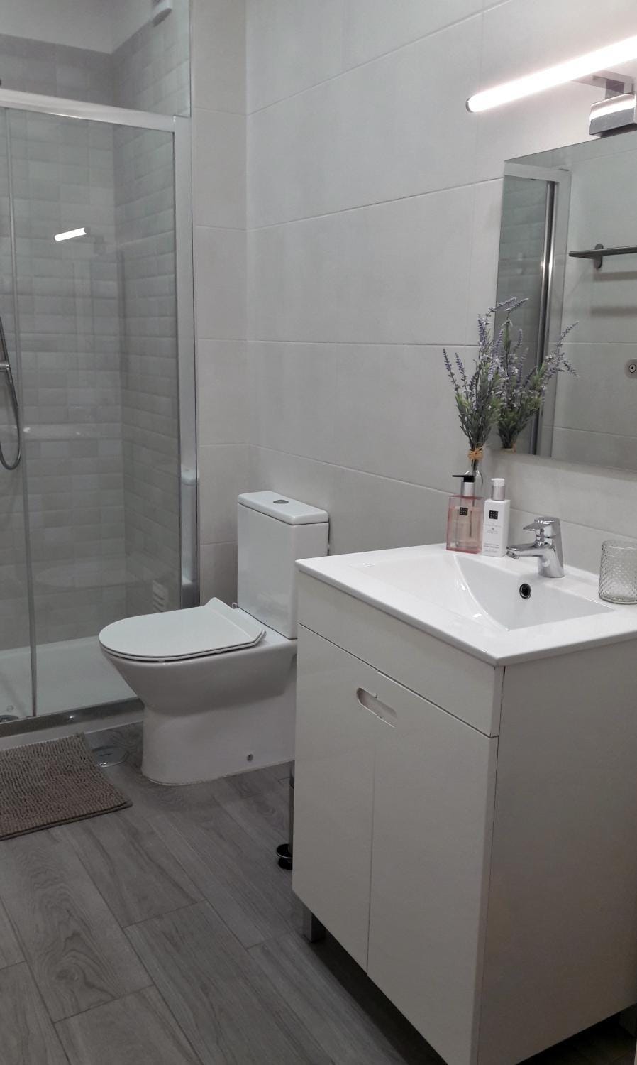 Shower, Toilet, Bathroom, heating
