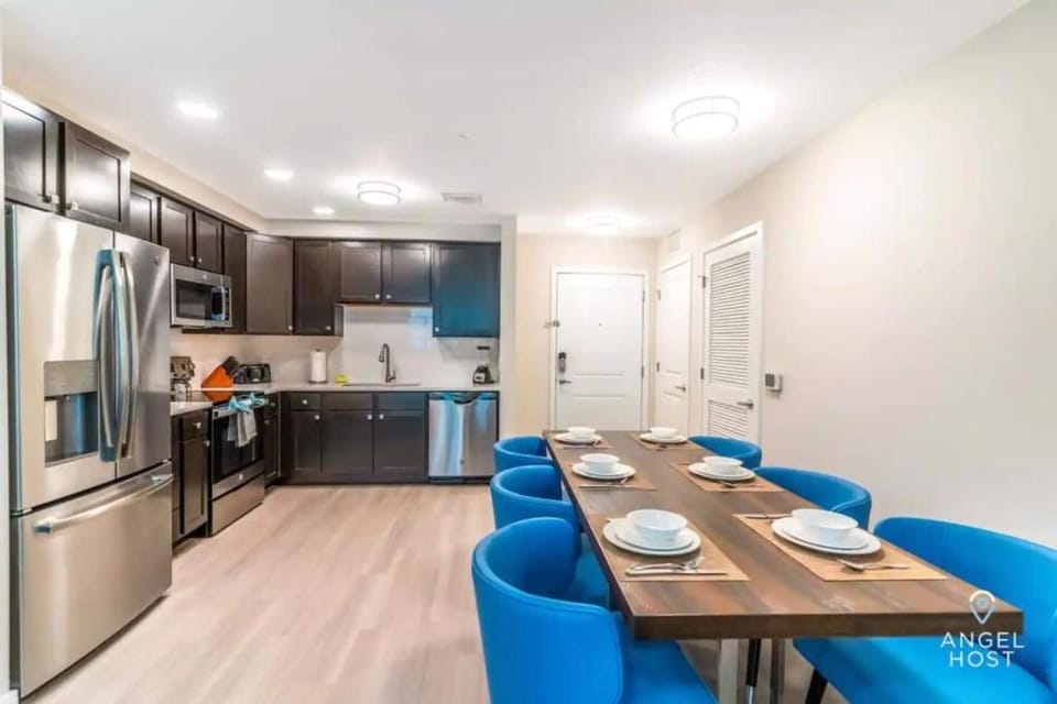 Spacious 3BR condo in Orlando, perfect for families, near attractions. Apartment in Orlando
