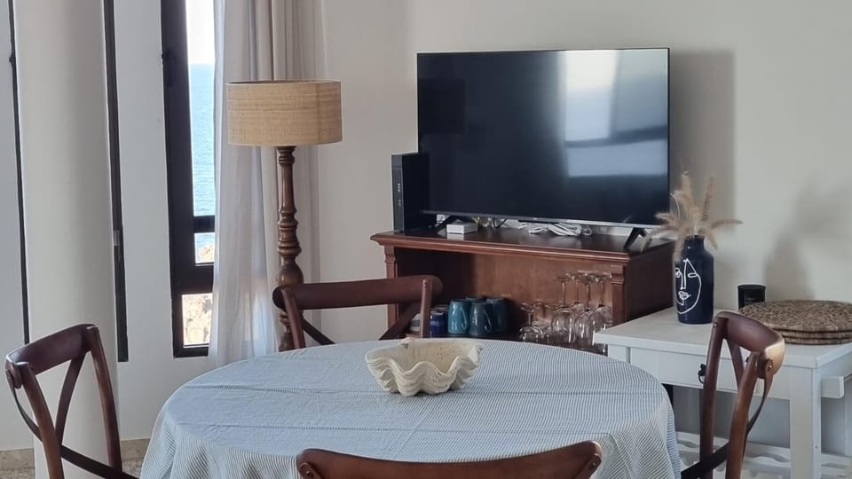 TV and multimedia, Dining area