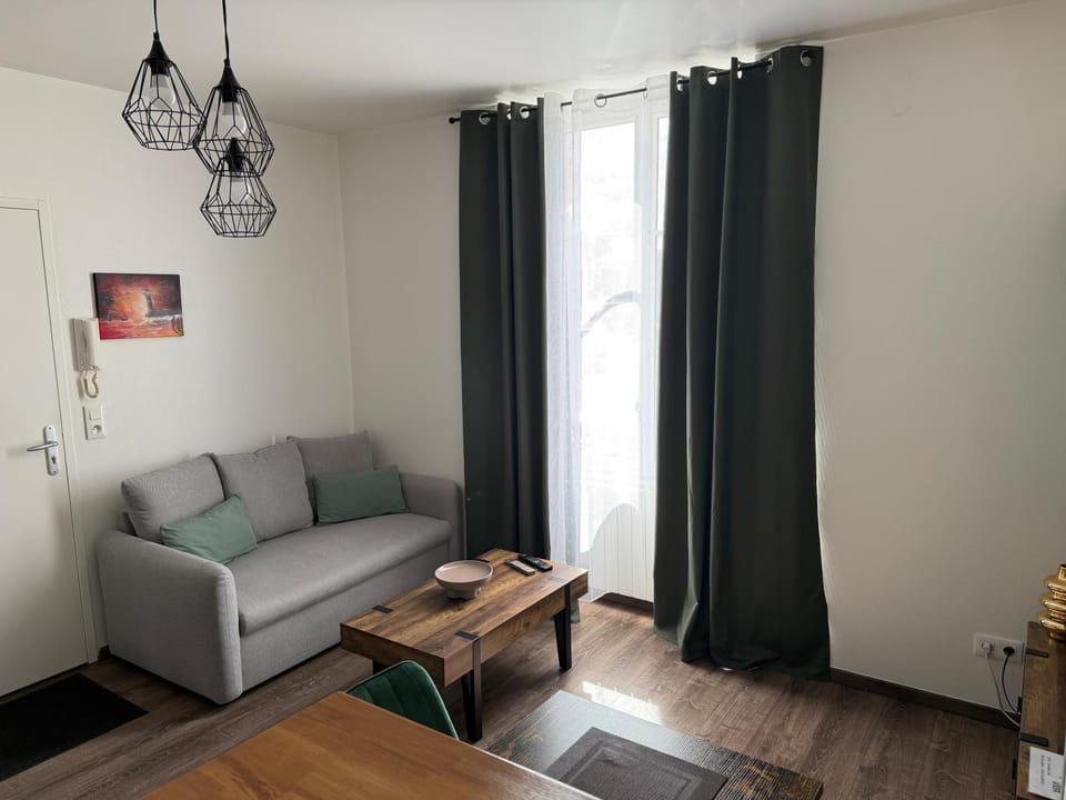 Appart F2 Au centre-ville Nogent Le Rotrou LILAS Apartment in Nogent-le-Rotrou